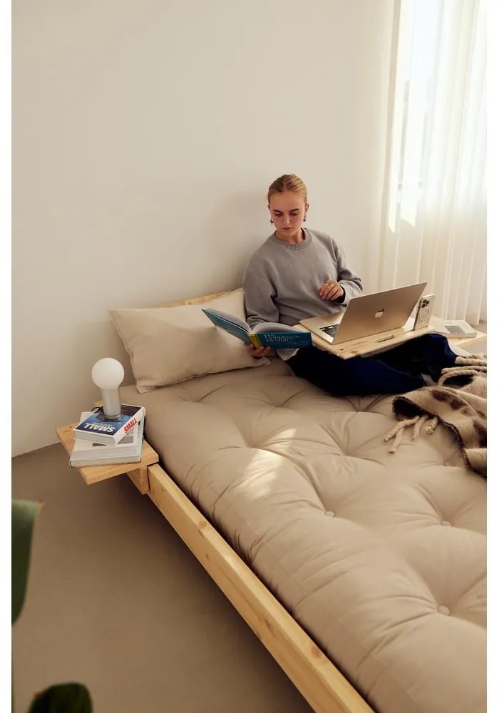 Hnedá dvojlôžková posteľ z borovicového dreva s roštom 180x200 cm Social – Karup Design