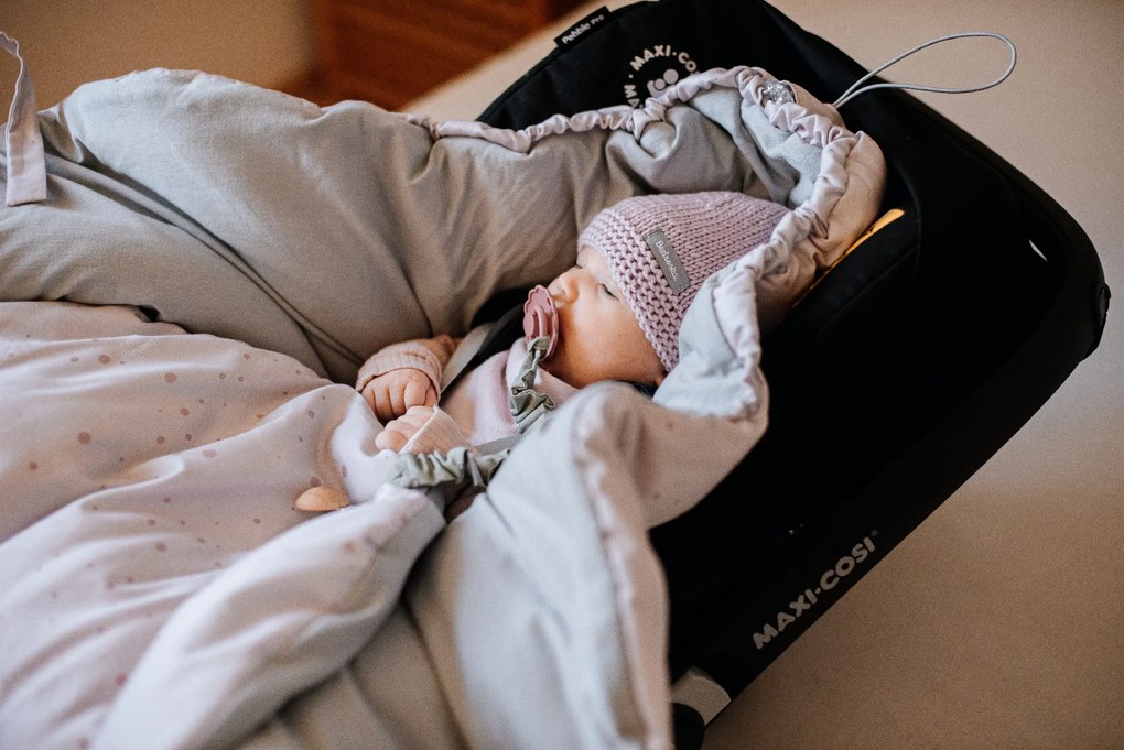 Beztroska zavinovacia deka do autosedačky LITTLE MIRACLES