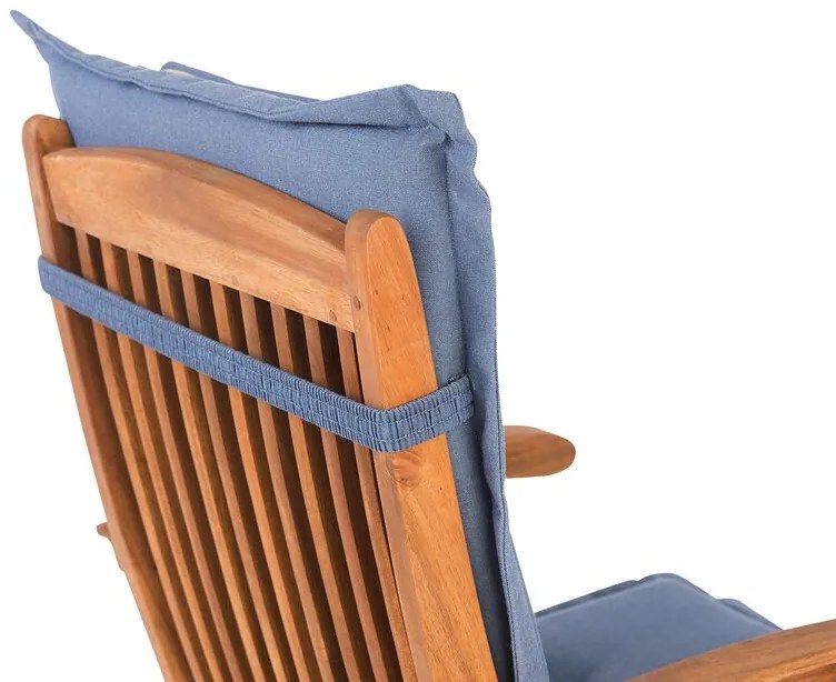 Sada 2 drevených záhradných stoličiek s modrými vankúšmi MAUI Beliani
