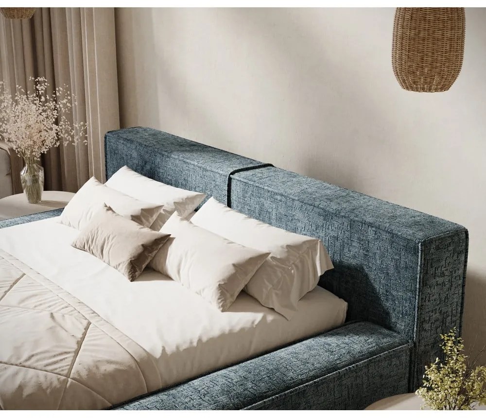 Sivomodrá čalúnená dvojlôžková posteľ s úložným priestorom s roštom 140x200 cm Voliera – Maison de Rêve