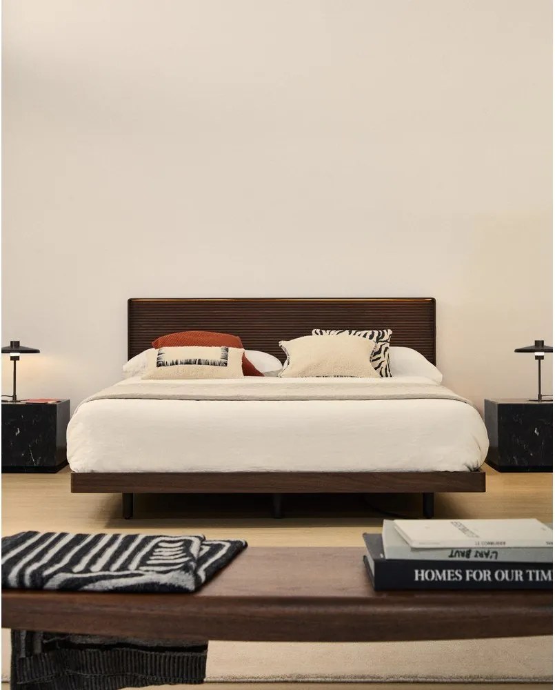 Hnedá dvojlôžková posteľ z brezového dreva s roštom 180x200 cm Norlen – Kave Home