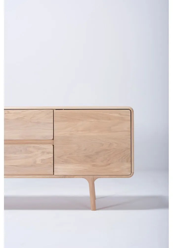 TV komoda z masívneho dubového dreva Gazzda Fawn Natural