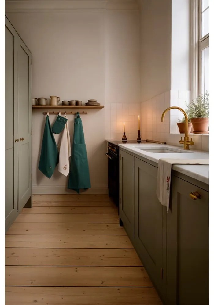 Zástera s vianočným motívom Christmas Fable – JUNA