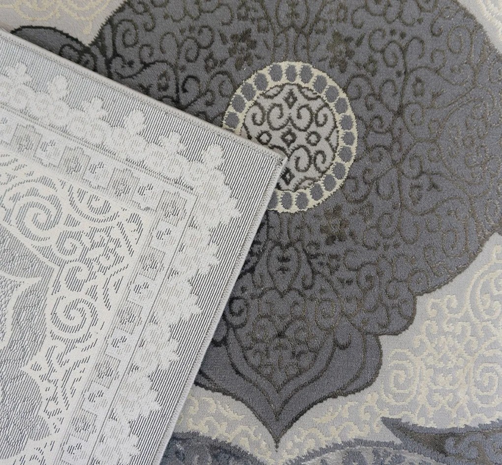 Koberec Allianz 6302 GREY – sivý s orientálnym vzorom Rozmer: 200x290 cm