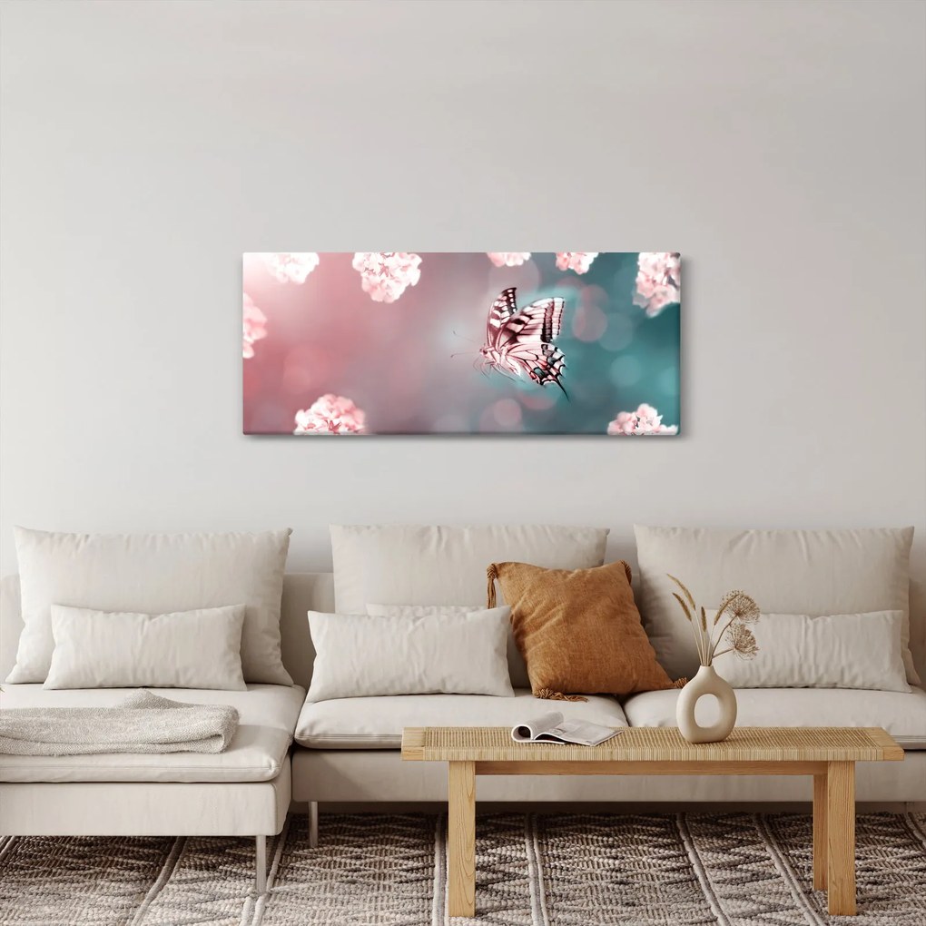 Obraz - Motýľ medzi kvetmi (120x50 cm)