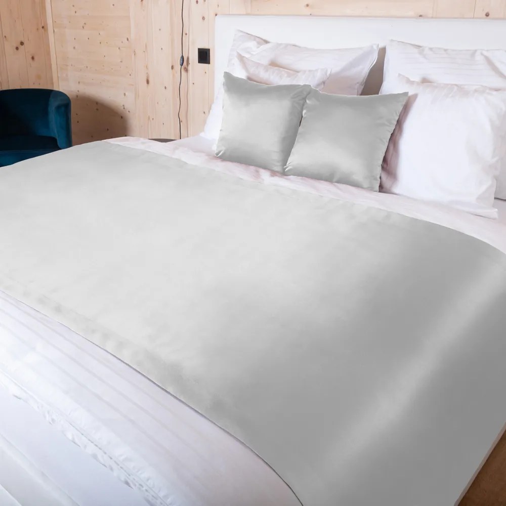 Biante Saténový prehoz/behúň na posteľ Satén LUX-011 Strieborný 50x140 cm