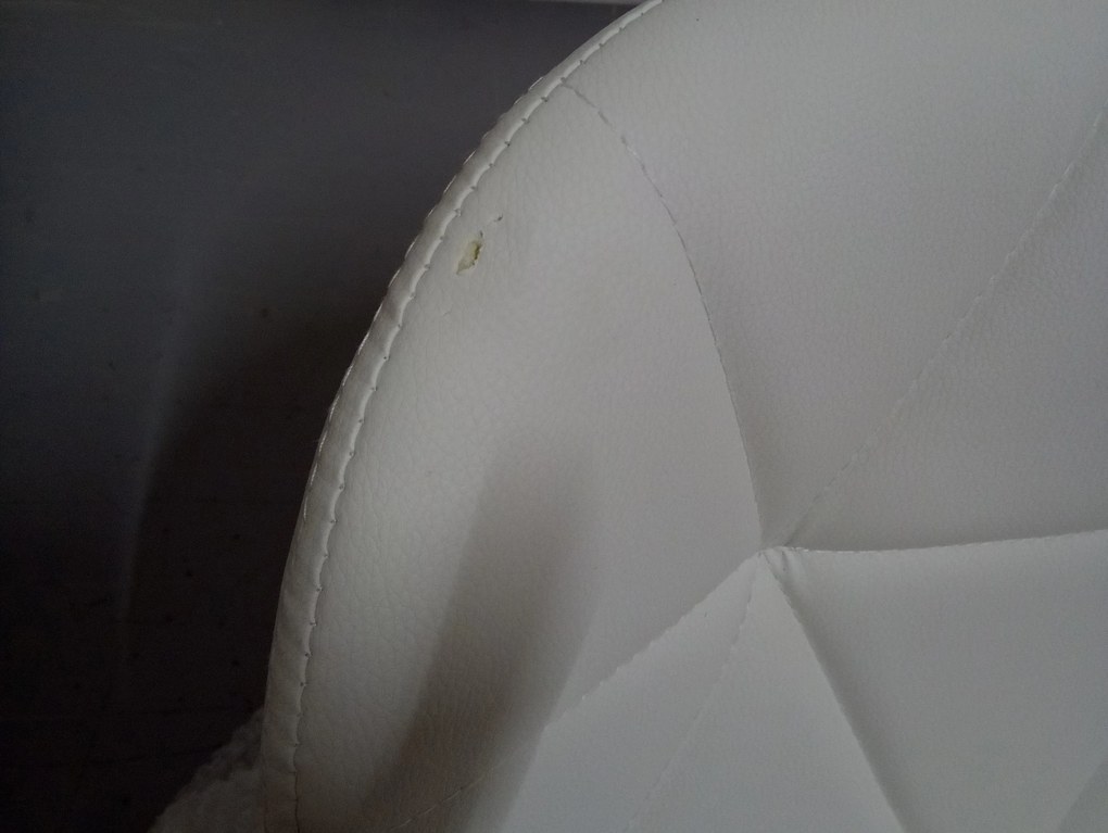 AKCIA Biely kancelársky stolička AVOLA z eko kože II. akosť