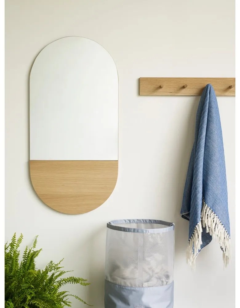 Nástenný vešiak z dubového dreva v prírodnej farbe Folk – Hübsch