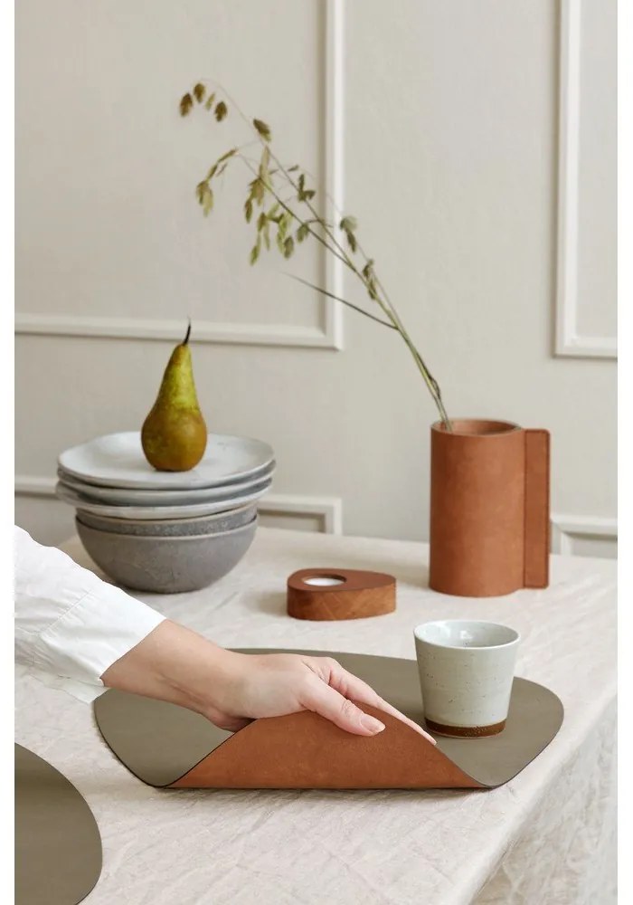 Prestieranie z eko kože 37x44 cm Curve L Double Nupo – LIND DNA