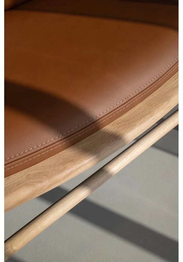 Kreslo s konštrukciou z dubového dreva so zeleným textilným sedadlom Gazzda Dedo