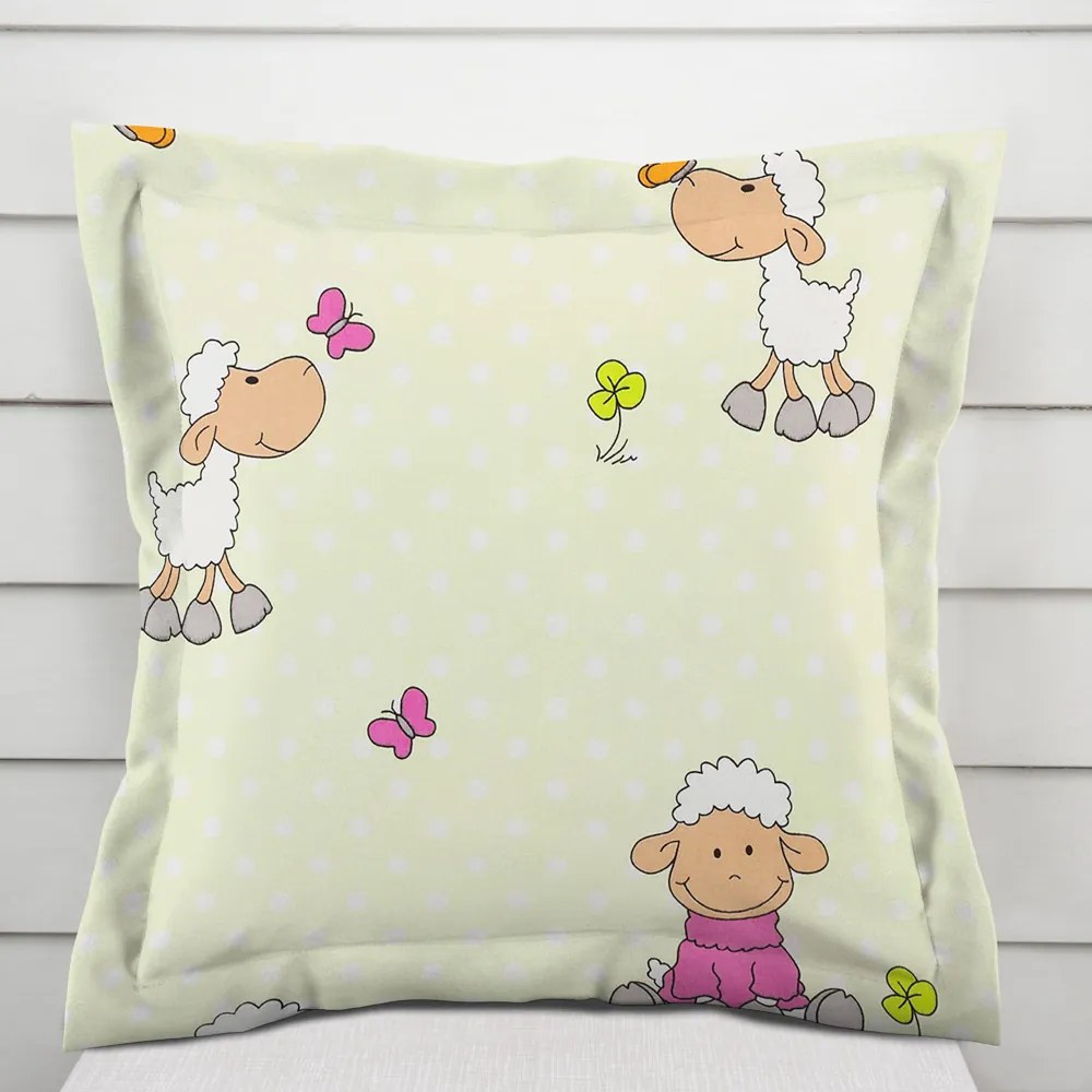 Biante Detská bavlnená obliečka na vankúš s lemom Sandra SA-729 Veselé ovečky na svetlo zelenom bodkovanom 50 x 50 cm