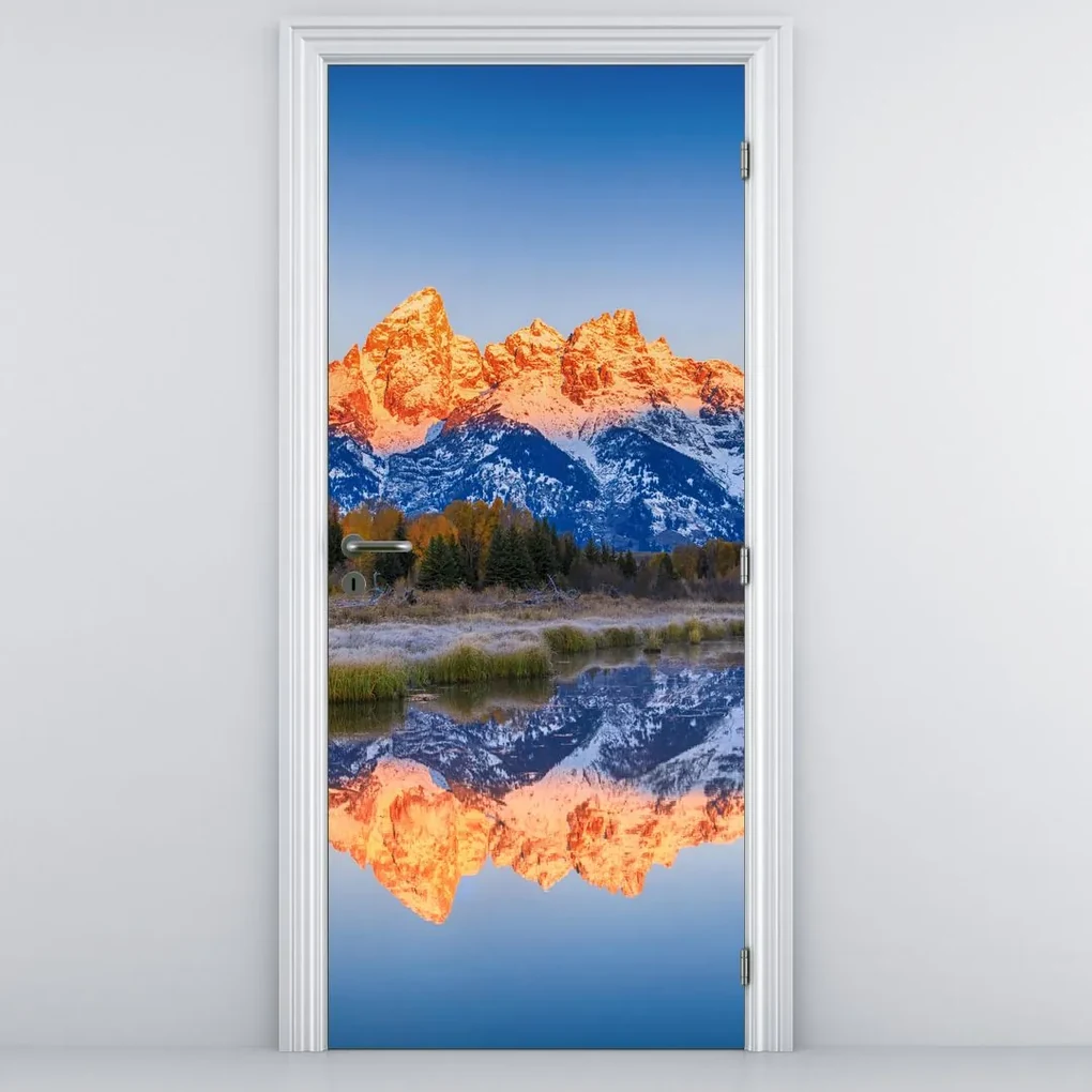 Fototapeta na dvere - Zasnežené horské štíty (95x205cm)