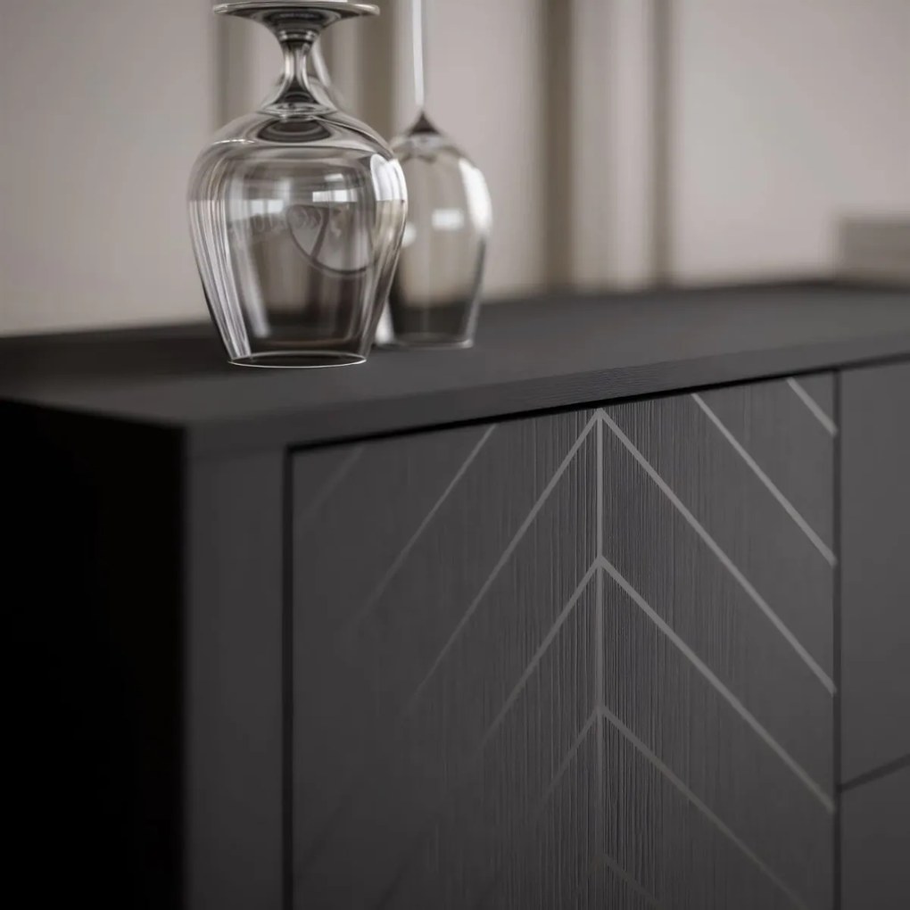 KOMODA SALOME SO ŠUPLÍKMI ČIERNA 153 cm