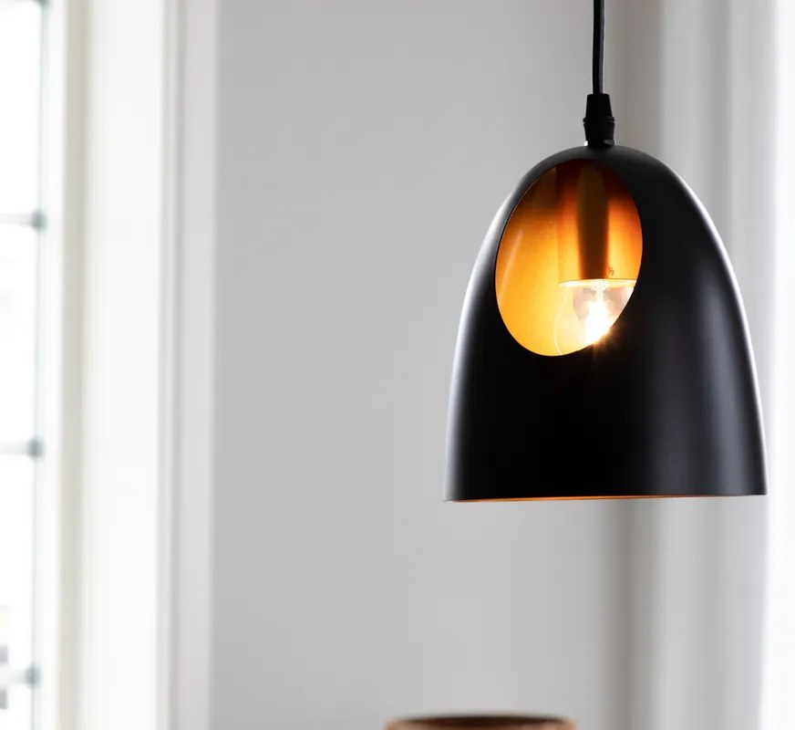Čierna dizajnová závesná lampa ELDA