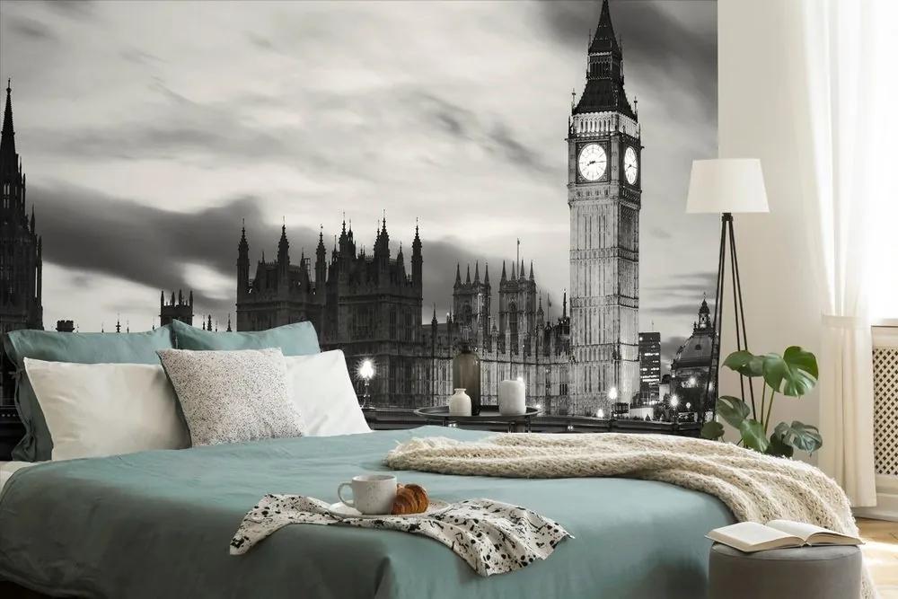 Samolepiaca fototapeta nočný čiernobiely Big Ben v Londýne - 375x250