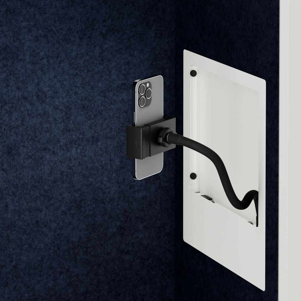 Kancelárska akustická kabína so sedadlom a portom USB-C, telo v biely / sedák tmavomodrá v zelenej farbe, 600 mm: SALLY MentalBox