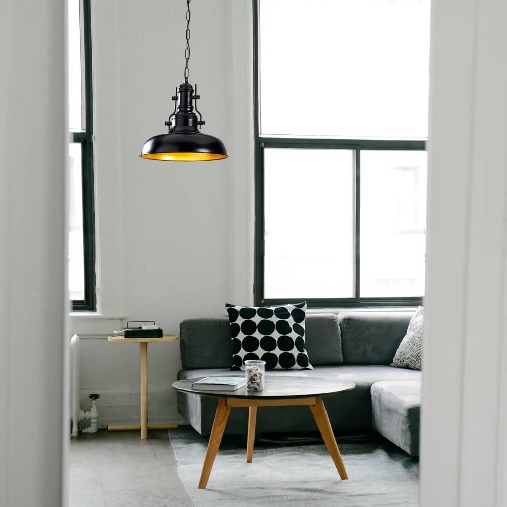 Čierne závesné svietidlo s kovovým tienidlom ø 32 cm Berceste – Opviq lights
