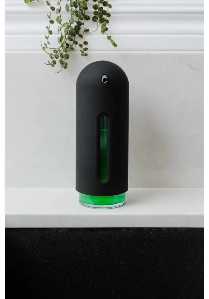 Čierny plastový dávkovač mydla 350 ml Penguin – Umbra