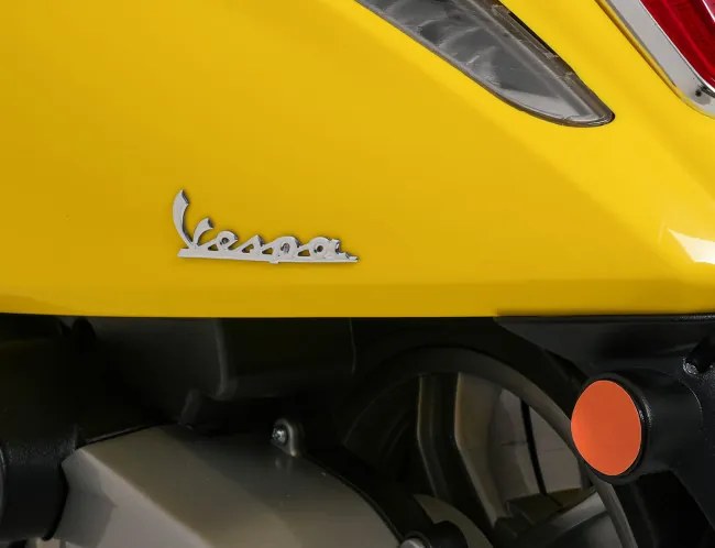 Elektrický skúter Vespa ROMA žltý