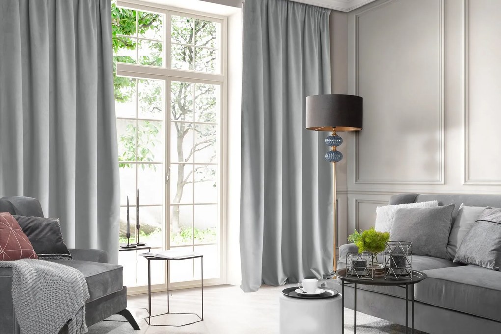 ZATEMŇOVACÍ ZÁVES NA PÁSKE ROSA 135X300 CM STRIEBORNÁ