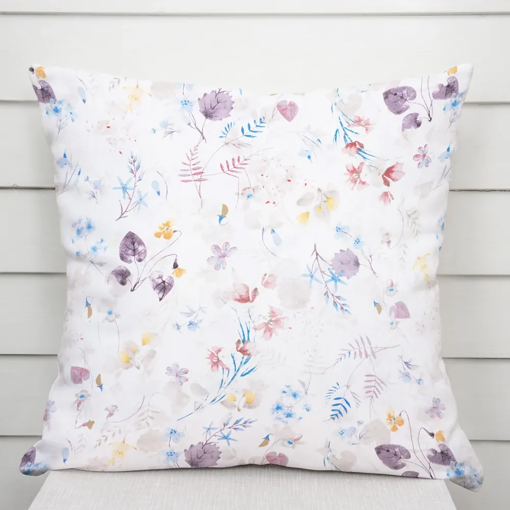 Biante Bavlnená obliečka na vankúš Sandra SA-290 Farebné lučne kvety na bielom 60 x 60 cm