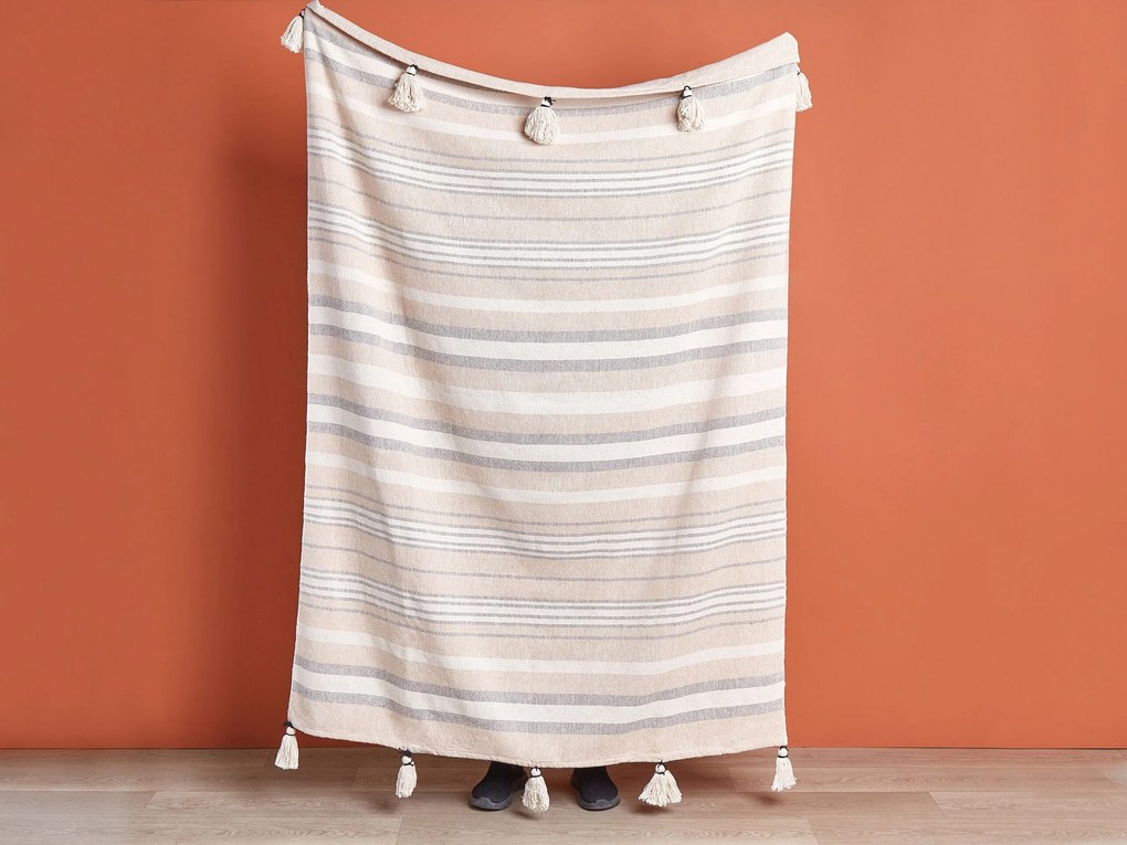 Bavlnená deka 130 x 170 cm béžová YARSELI Beliani