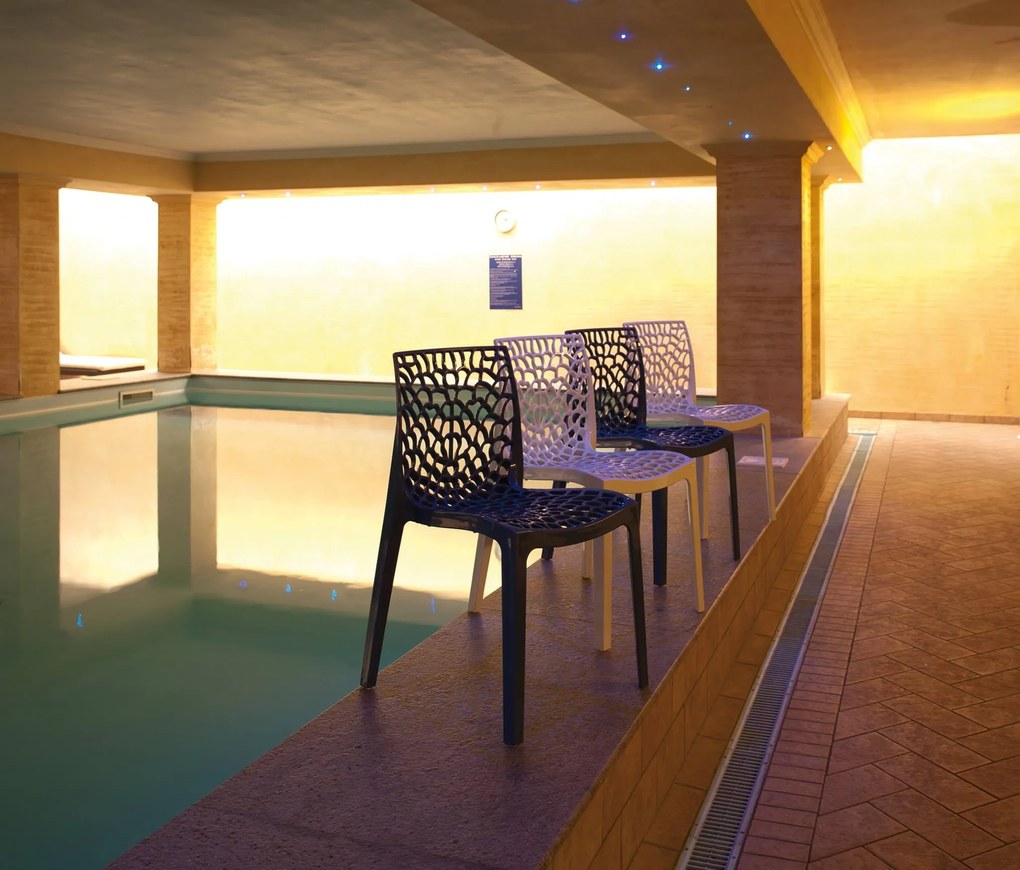 Stima Plastová stolička GRUVYER Vyberte odtieň ->: Marsala - vínová