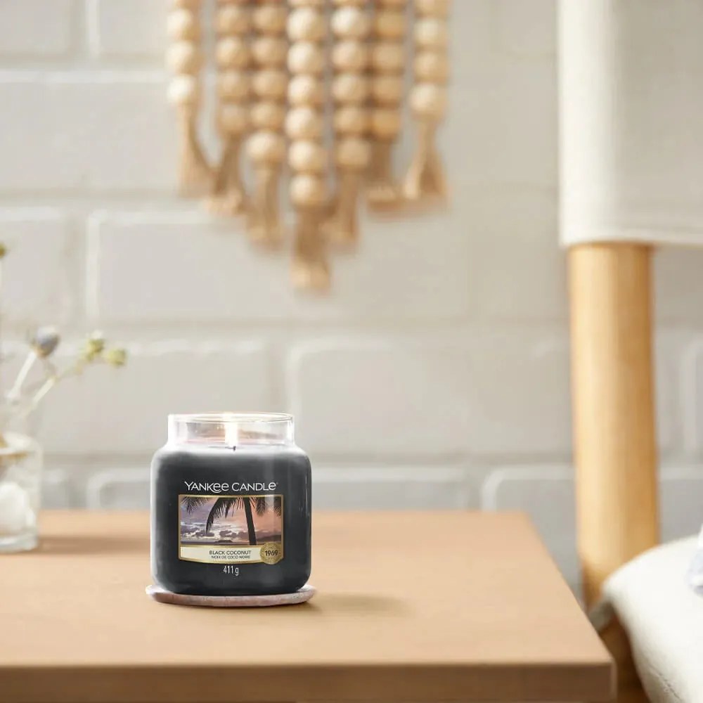 Vonná sviečka doba horenia 65 h Black Coconut – Yankee Candle