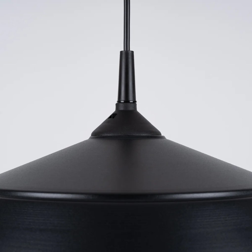 Závesné svietidlo Frika, 1x čierne kovové tienidlo