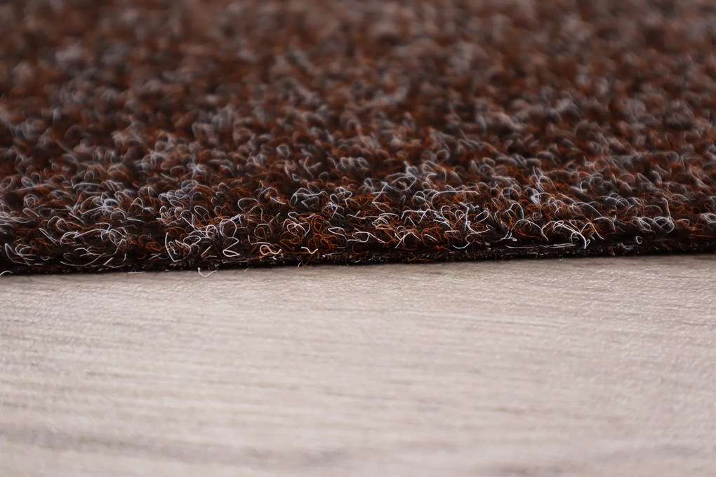 Vebe, Metrážny koberec Santana čokoládová s podkladom resine, záťažový, na mieru, šíře 4m, hnedá, resine, chodba / predsieň