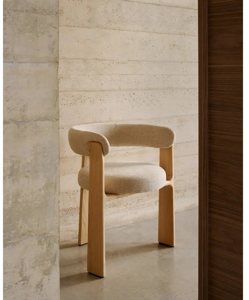 Béžové/v prírodnej farbe jedálenské kreslo s podrúčkami z jaseňového dreva Granite – Kave Home