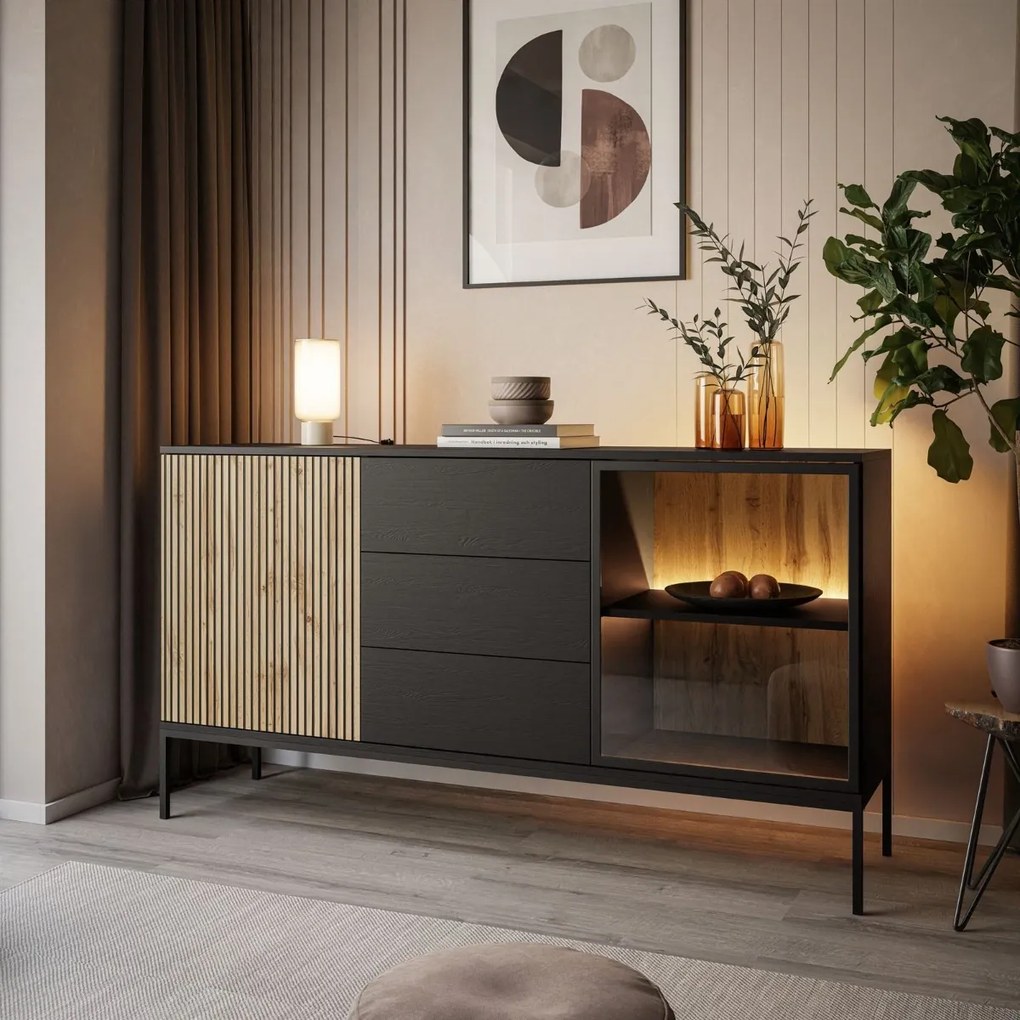 KOMODA ALESSIO 154 cm DUB WOTAN / ČIERNA LED ŠUPLÍKY