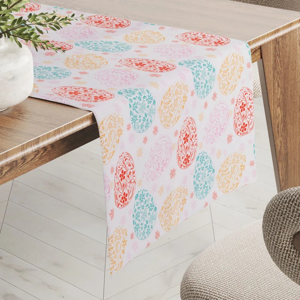 Biante Veľkonočný teflónový behúň na stôl TF-106 Farebné kraslice na bielom 20x120 cm