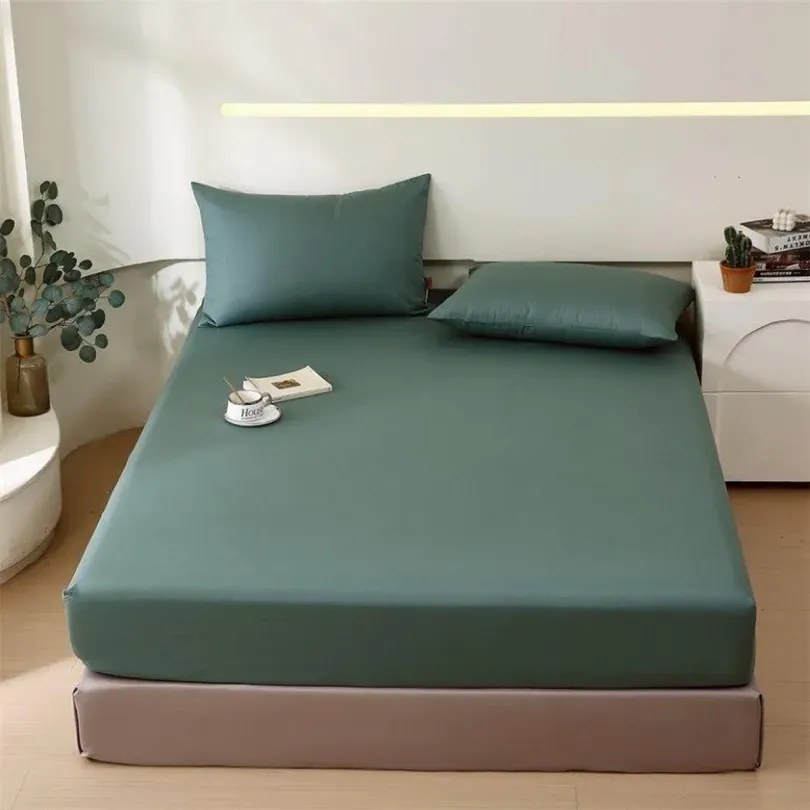 Bavlnená posteľná plachta s gumkou - tmavo zelená Šírka: 200 cm | Dĺžka: 220 cm