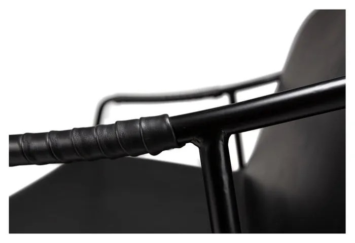 Čierna jedálenská stolička z imitácie kože DAN-FORM Denmark Boto