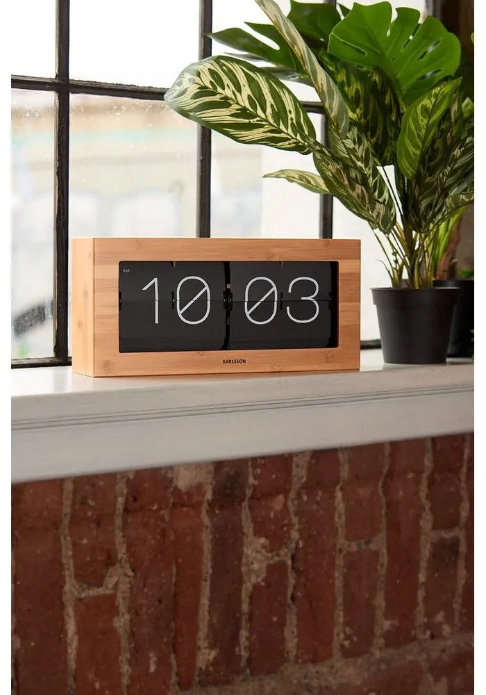 Drevené preklápajúce hodiny Karlsson Flip, 37 × 17,5 cm