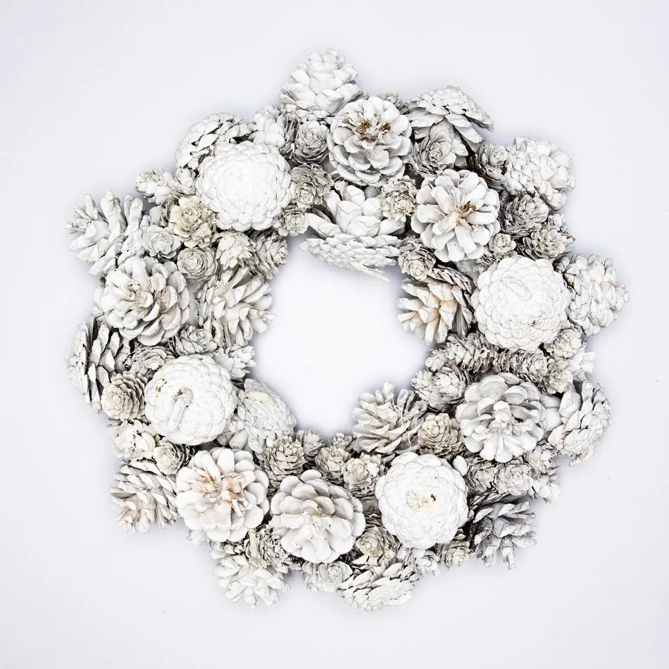 DECOLED Veniec z bielych borovicových šišiek, priemer 30 cm