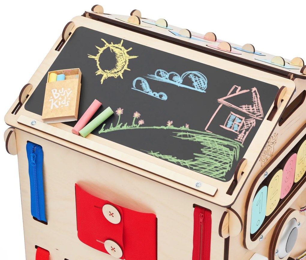 Drevený activity board domček Natura