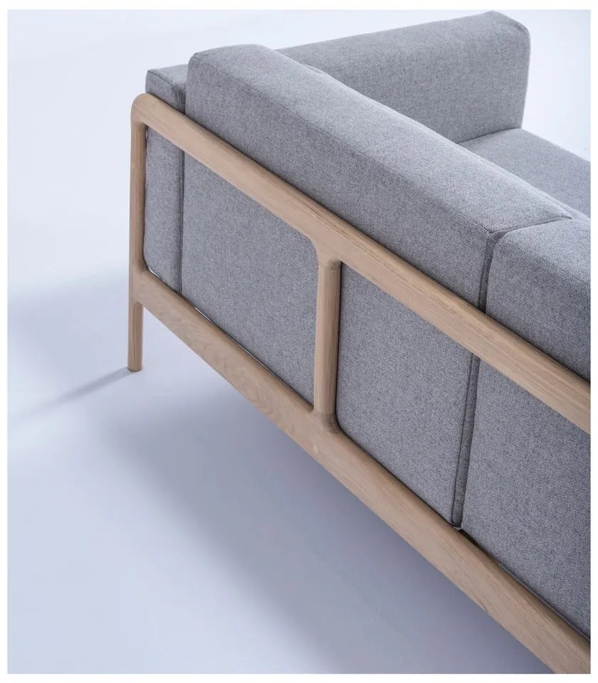 Sivá pohovka s konštrukciou z masívneho dubového dreva Gazzda Fawn, 210 cm