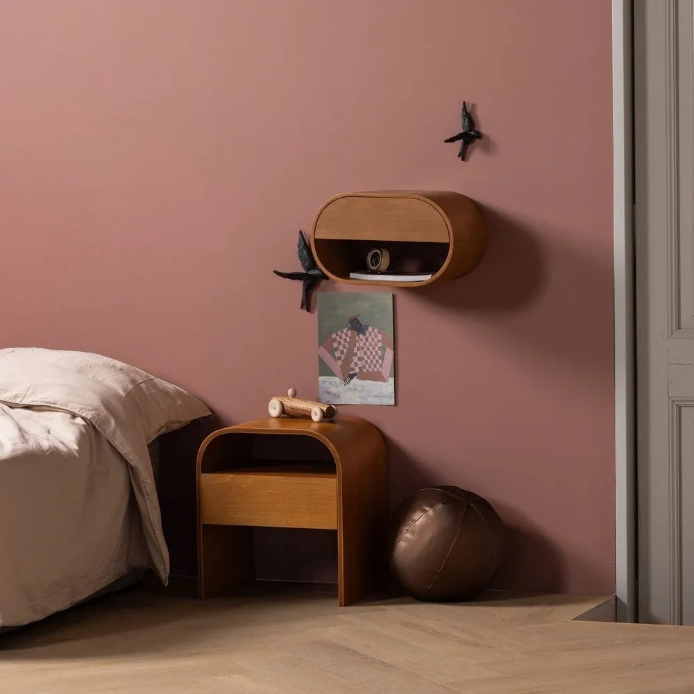 Nočný stolík s poličkami v prírodnej farbe Momo – WOOOD