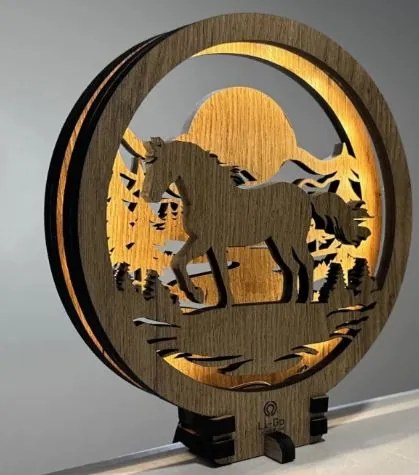 Drevená lampička na nočný stolík Kôň