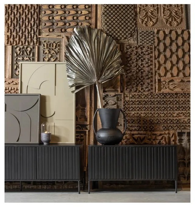 Čierny TV stolík z borovicového dreva 150x56x44 cm Gravure – WOOOD