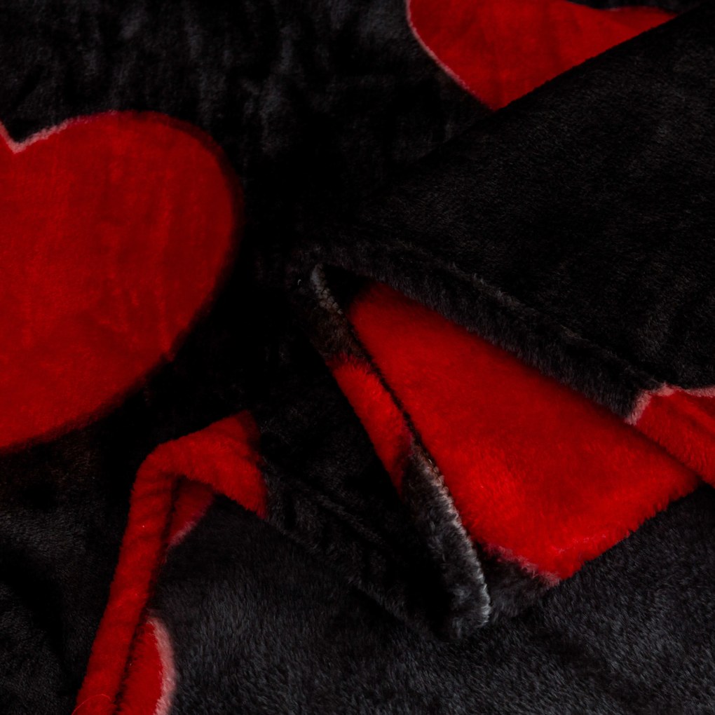Mikroplyšová deka RED HEARTS, čierna Rozmer: 160 x 200 cm