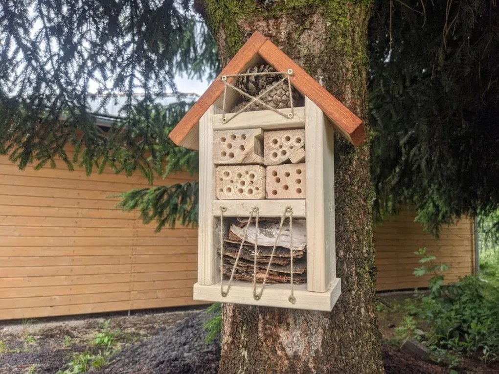 Hmyzí hotel - domček pre prospešný hmyz I. (Domček č.1, veľkosť 32 x)
