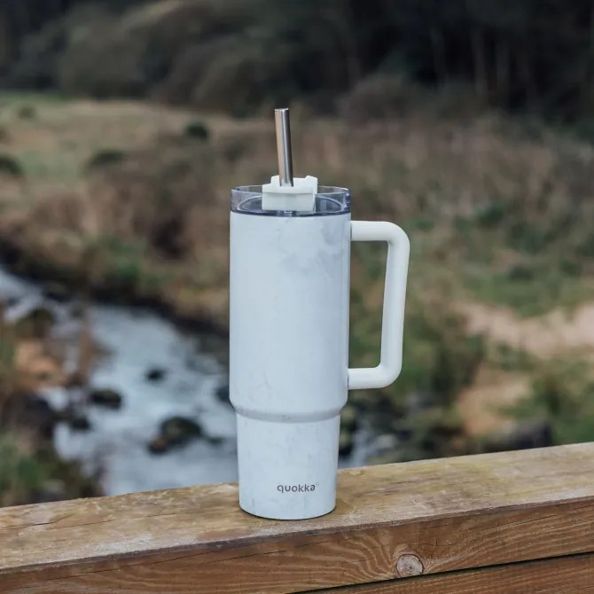 Nerezový termohrnček so slamkou Vibe Marble 880 ml