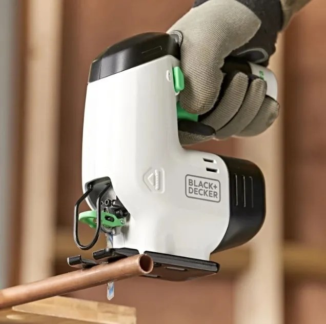 Black & Decker AKU priamočiara píla REVJ12C