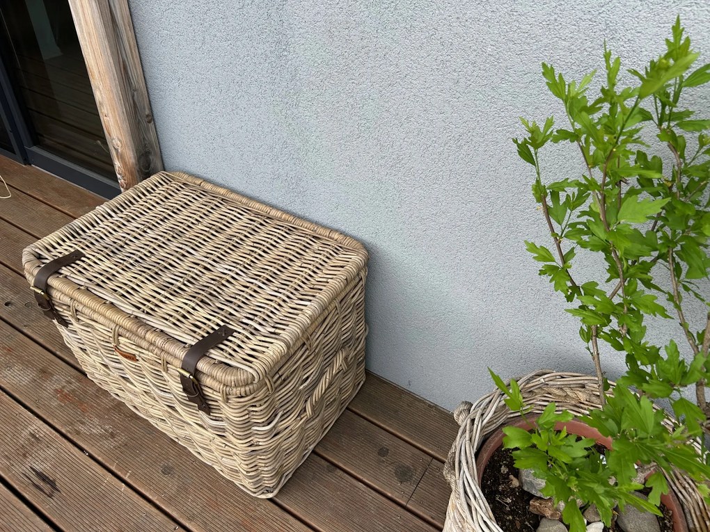 Ratanová truhla Rozmery (cm): 50x35, v. 25