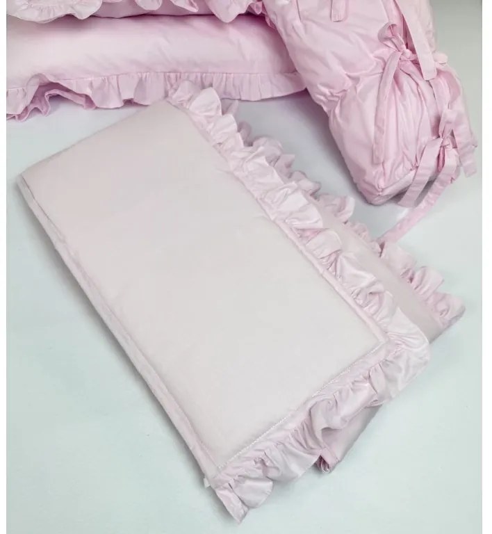 INTERMEDIC SK Mantinel do postieľky Ružový s volánikom – jemná ochrana a romantický doplnok pre dievčatko
