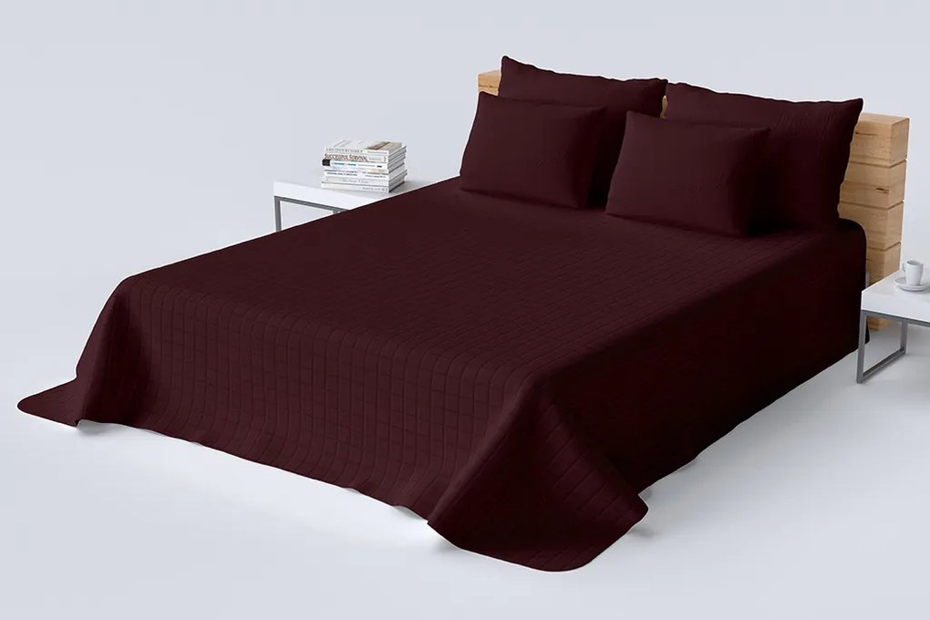 Kvalitný prehoz na posteľ bordovej farby