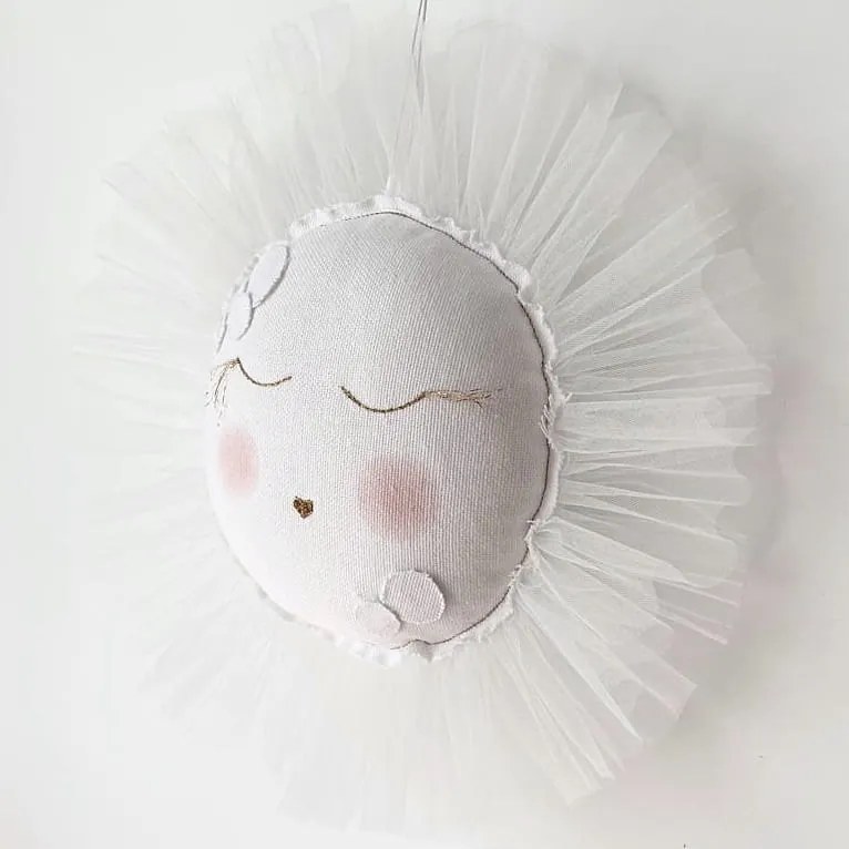 Závesná dekorácia slnka biela 35x35x5cm